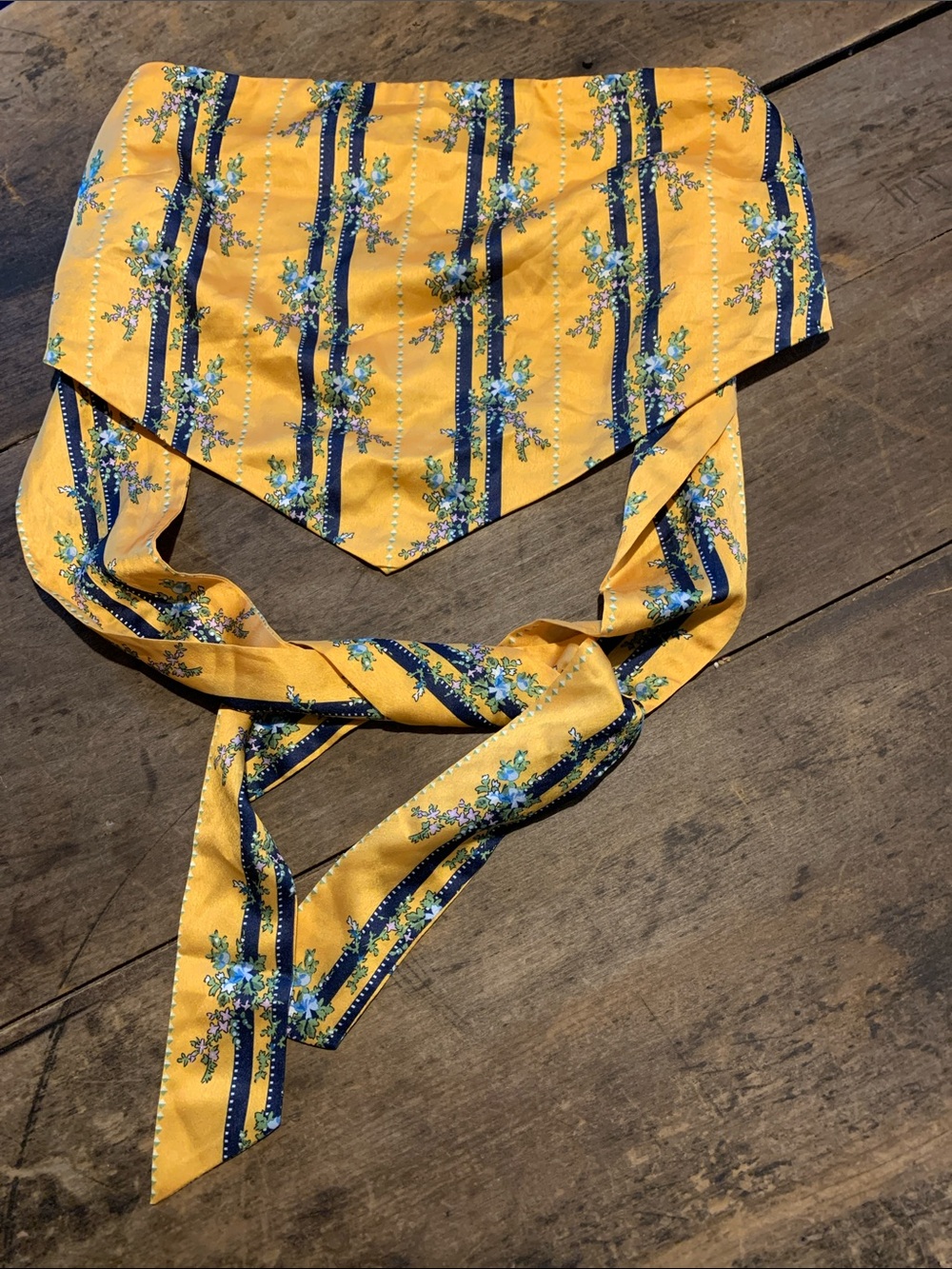 NWOT Superdown Sophia Satin Floral Stripe Bandana Top Size M